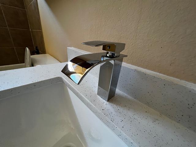 Building Photo - 1804 Lake Texoma Cir