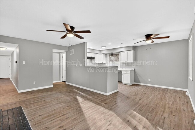 Building Photo - 1810 Mora Ln