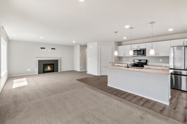 Building Photo - Modern 3-Bed Home in Lacey - $25K+ in Upgr...