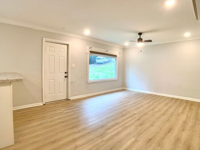 Building Photo - 1624 Golf Club Ln