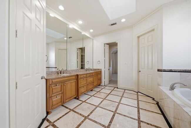 Building Photo - 6343 Mystic Bridge Dr