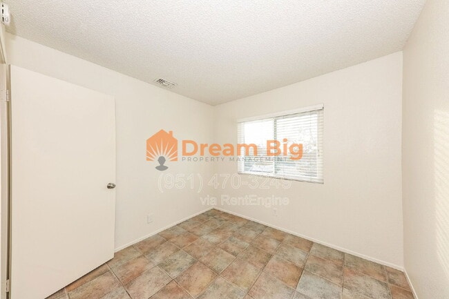 Building Photo - 4887 Mt Rainier St