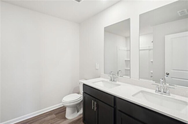 Building Photo - 26 Hemlock Ct