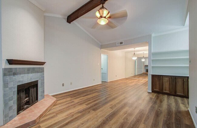 Building Photo - 11711 Memorial Dr