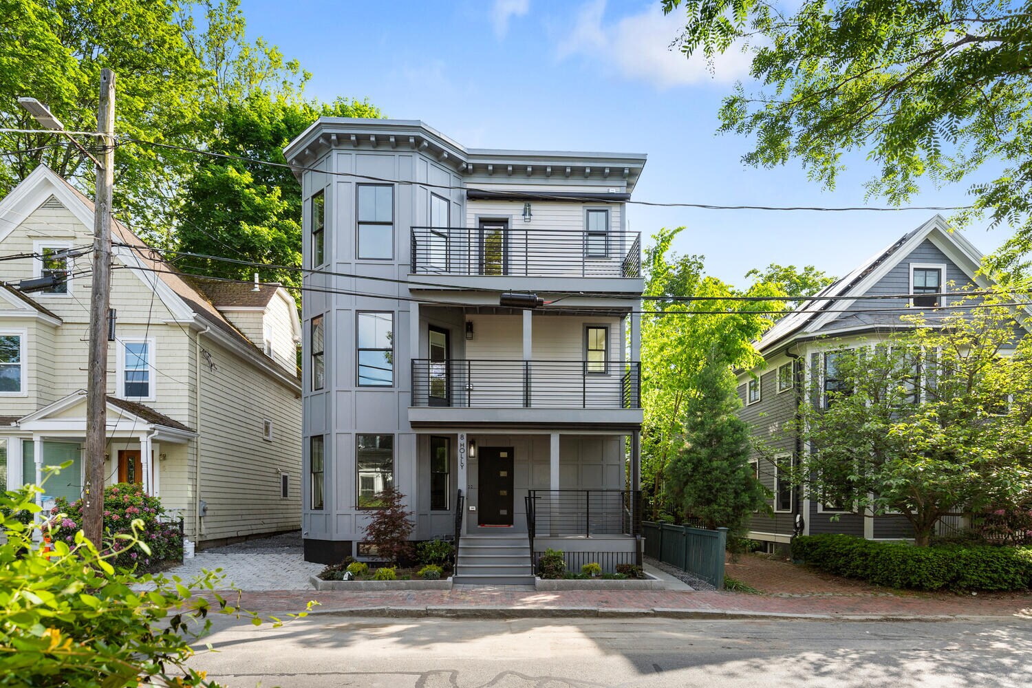 Building Photo - 8 Holly Ave