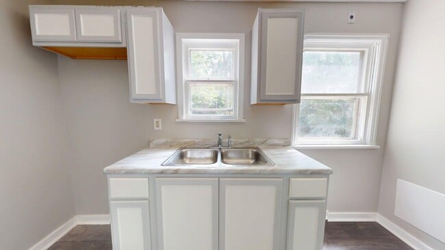 Building Photo - W.130th-Bellaire neighborhood, updated 3 b...