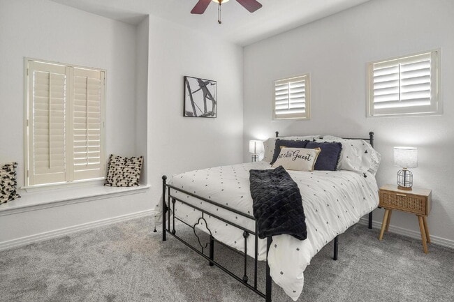 Building Photo - "Spacious 4-Bedroom Townhouse with Granite Finishes & Cozy Fireplace in Parker, CO!"