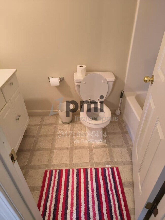 Building Photo - 2871 S Walnut Street Pike