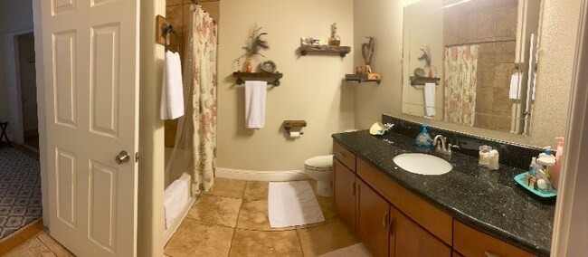 Front bathroom - 1803 26th St