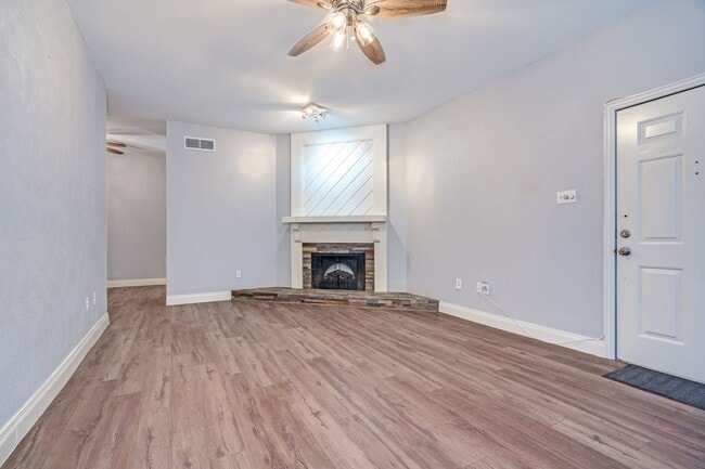 Building Photo - Charming One Bedroom Condo in Richardson!