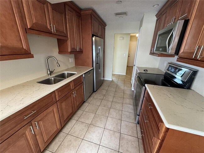 Building Photo - 517 Mt Vernon Dr