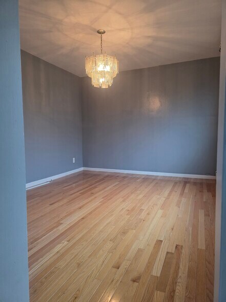 Building Photo - 63 Oak St