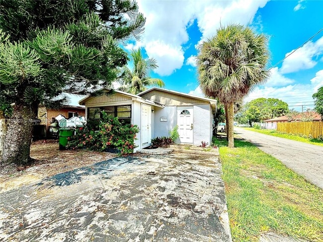 Primary Photo - 729 NW 19th Ave