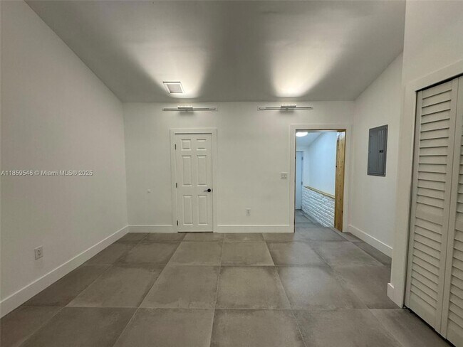 Building Photo - 3 NE 70th St