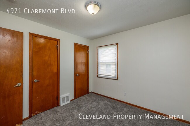 Building Photo - Charming Garfield Hts. Home