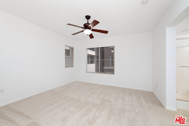 Building Photo - 6020 S Seabluff Dr