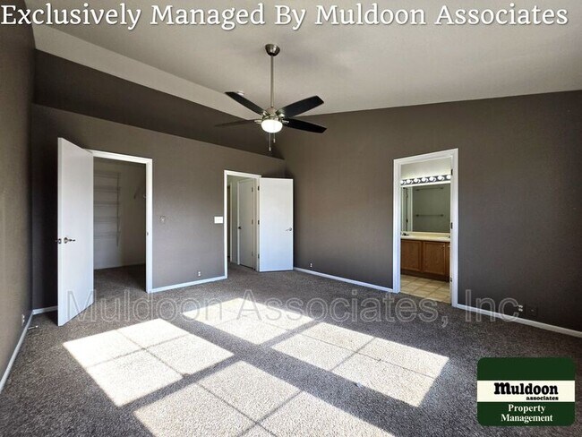 Building Photo - 6017 Ensemble Heights