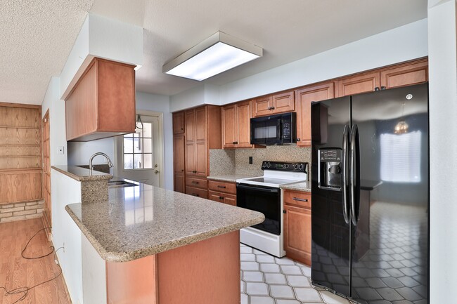 Building Photo - 5427 W Seldon Ln