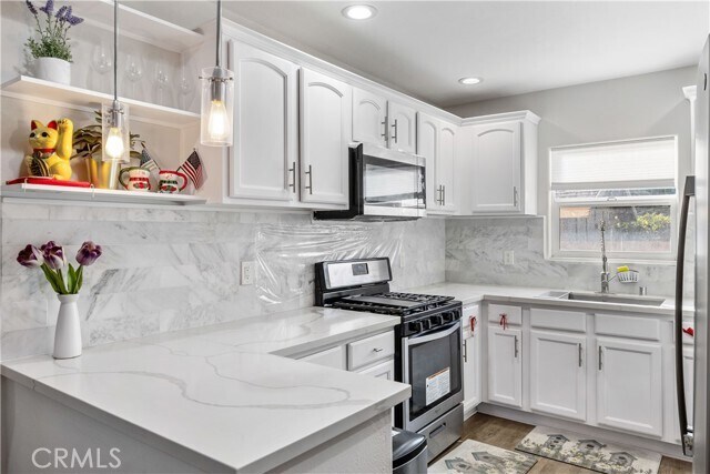 Building Photo - 1046 W 253rd St