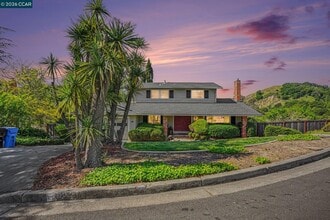 Building Photo - 87 Gaywood Pl