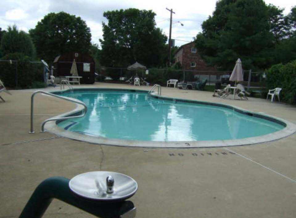 Building Photo - 8 Bryon Rd