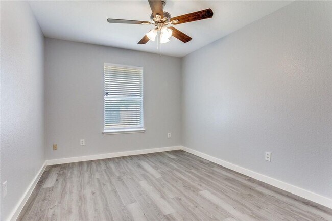 Building Photo - 752 Dema Ln