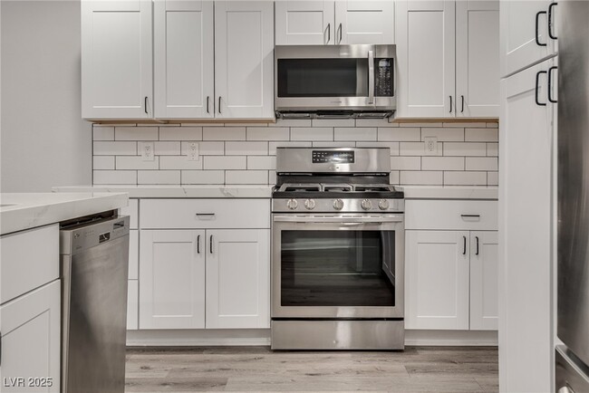 Building Photo - 5231 Dickens Dr