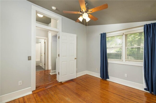 Building Photo - 347 Rollston Ave