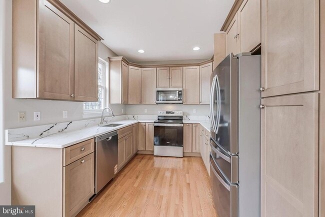 Building Photo - 21765 Tottenham Hale Ct