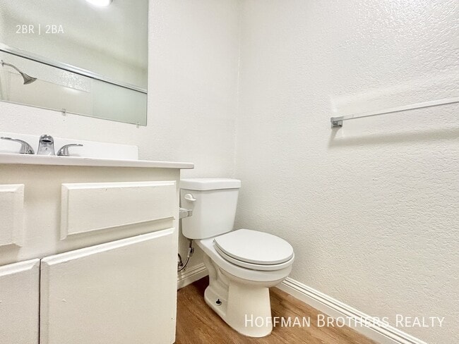 Building Photo - 10346 Commerce Ave