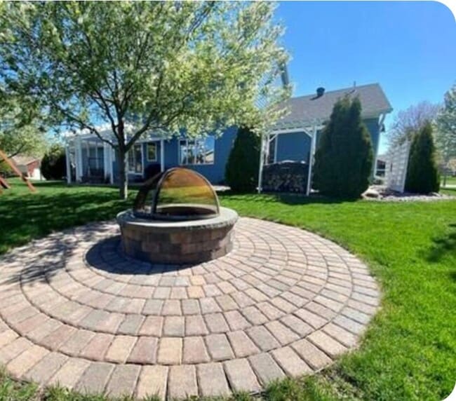 Building Photo - 810 Briarwood Dr