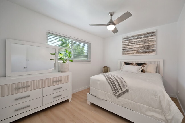 Building Photo - The Grove