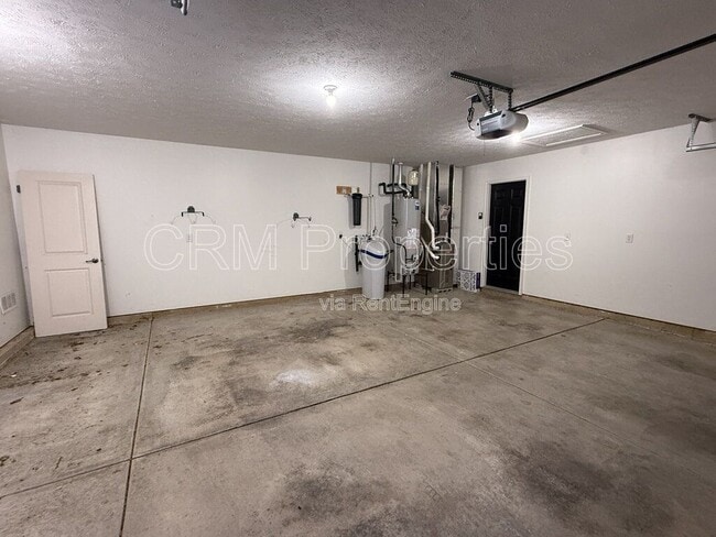 Building Photo - 3182 Morrow Dr