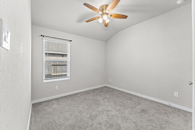 Building Photo - 10520 Deussen Ln