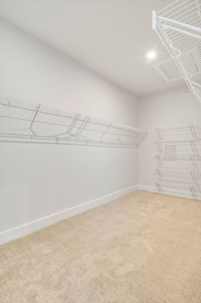 Building Photo - Spacious 3 Bedroom Condo Near VCU & VUU – Most Utilities Included – $3,000/mo