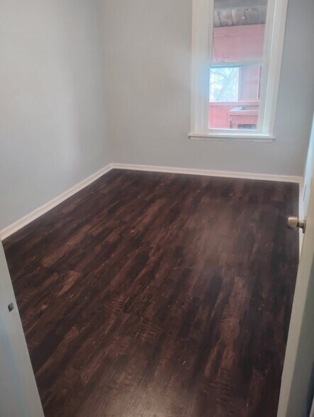 Building Photo - 56 Clinton St