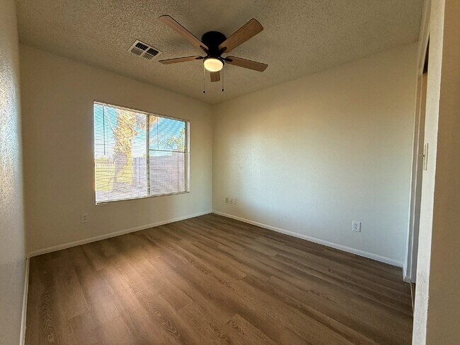 Building Photo - Charming 3BR Home on Golf Course with Scen...