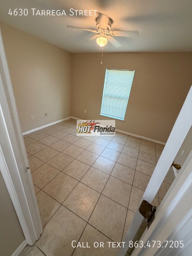Building Photo - 4630 Tarrega St