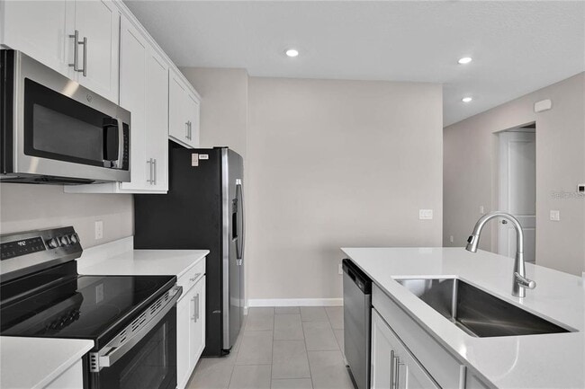 Building Photo - 830 Ballantyne Dr