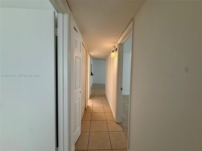 Building Photo - 9143 SW 77th Ave