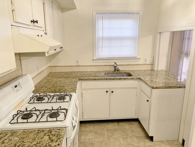 Building Photo - 3913 Browning Pl