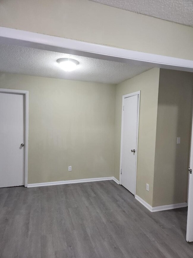 Building Photo - 128 Cherryview Ln