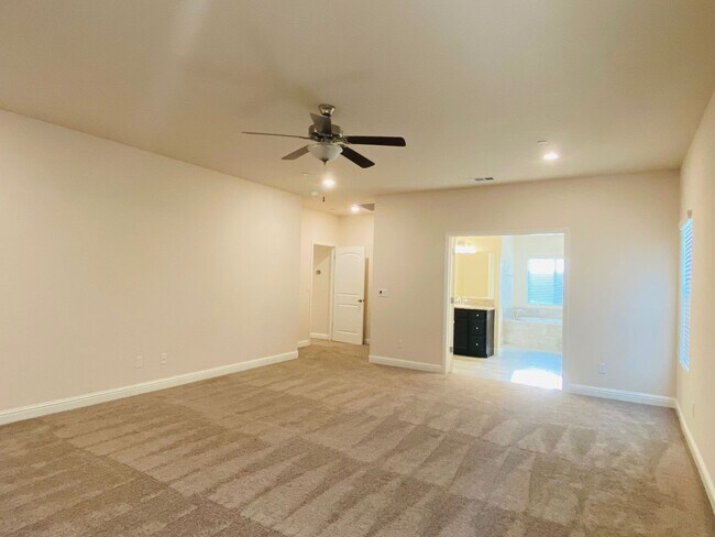 Building Photo - $3,195 Leonard & Shaw, 5 Beds - Alamos Ave...