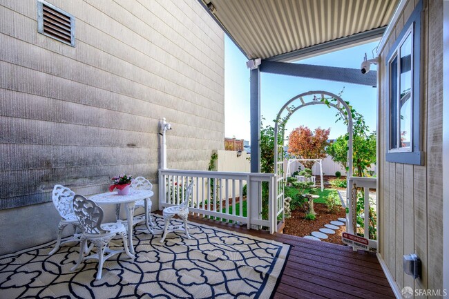 Building Photo - 2371 30th Ave