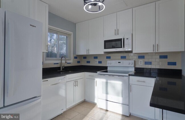 Building Photo - 20307 Grazing Way