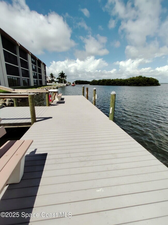 Building Photo - 200 S Banana River Blvd