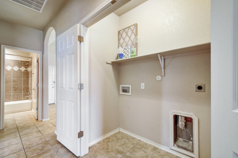 Building Photo - 3858 Bogie Way