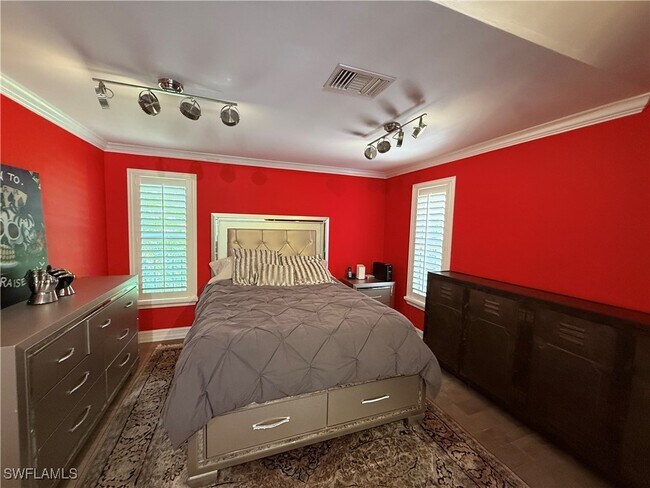 Building Photo - 2347 Coach House Ln