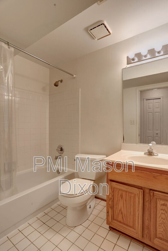Building Photo - 5814 Wyndham Cir