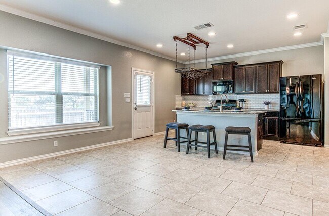 Building Photo - 508 Nogales Ln